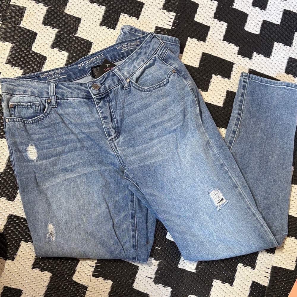 Universal Thread Light Blue Distressed Straight Leg Jeans
